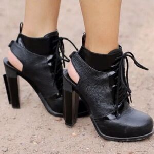 NIB Alexander Wang Dakota Pebbled Black Leather Lace-Up Ankle Bootie - Size 37